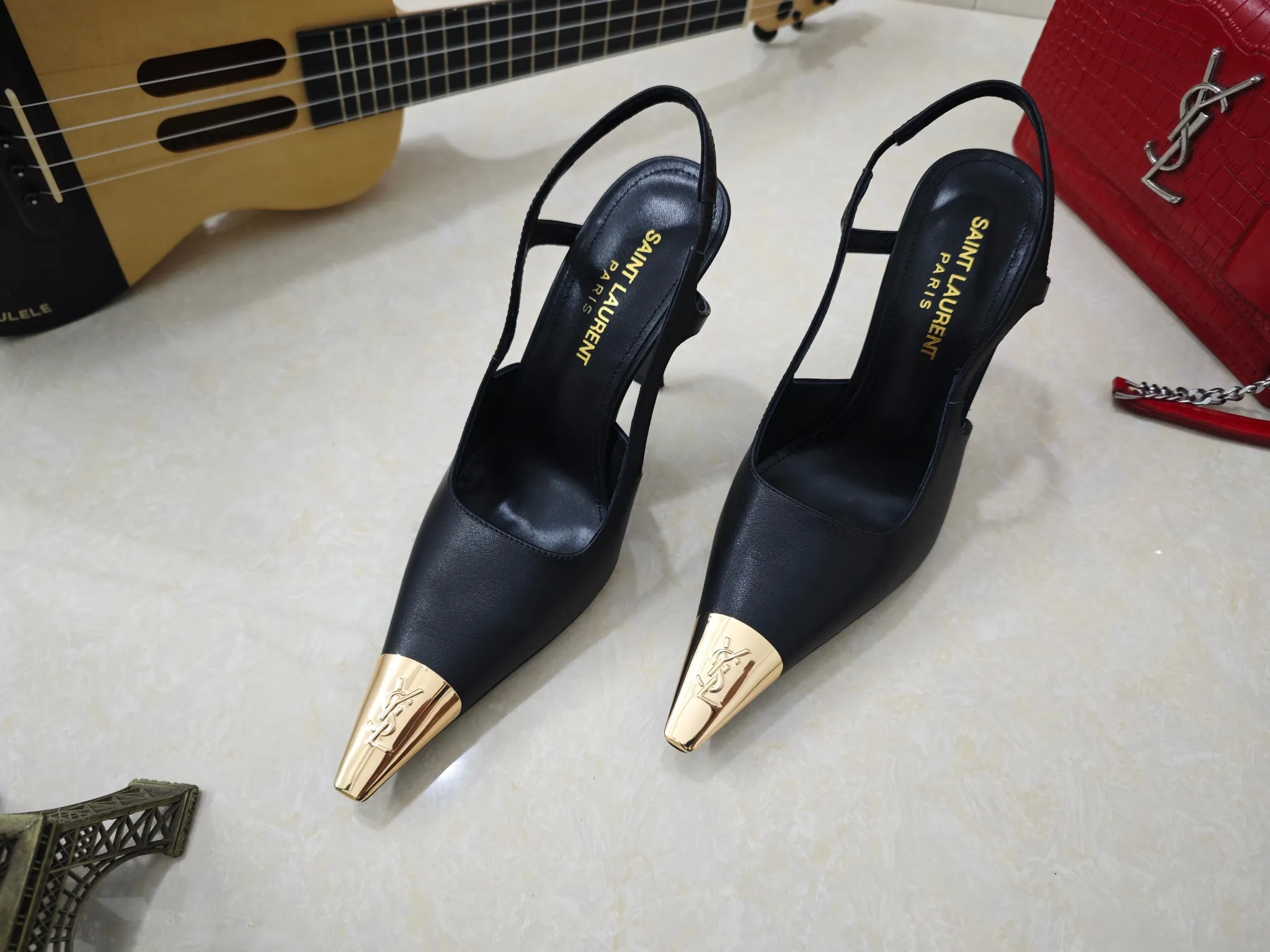 👟👟Ex-factory price 560👟👟【Saint Laurent】Yves Saint Laurent, high-heeled YSL sandals💃2024 early autumn counters are synchronized with the latest styles, YSL, and decorations👠 Classic and high-quality glamorous masterpieces, the hottest spring and summer series in the counter, with temperament, fashion, classic and attractive design style 😌The effect on the feet is particularly beautiful〰️, the material is imported from Italy, small black cow, imported black patent leather, lining, and foot pads; sheepskin, stiletto sandals, size 35-41 (34.41.42 must be customized, non-refundable) outsole; imported genuine leather outsole, complete with counter packaging